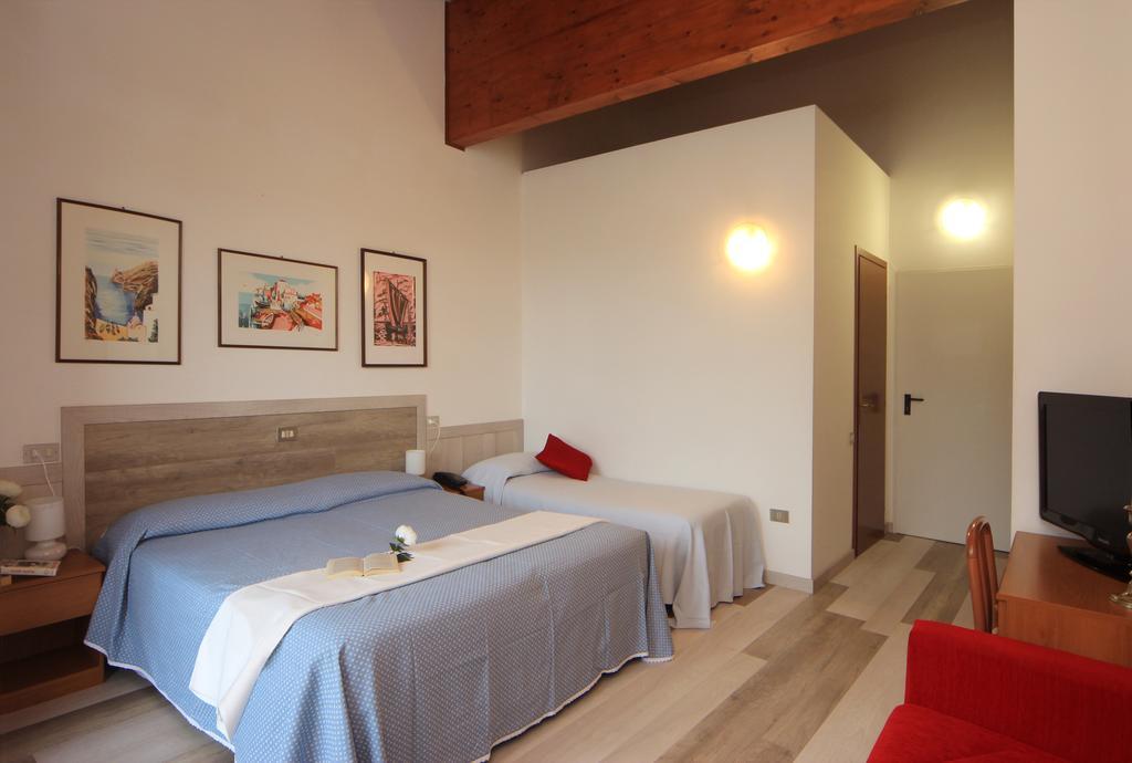 Hotel Colomber Gardone Riviera Zewnętrze zdjęcie